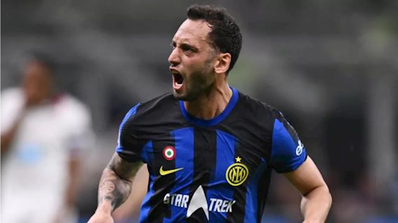 Lovato stende Thuram, Lautaro lascia il rigore a Calhanoglu: doppietta e 2-0 Inter