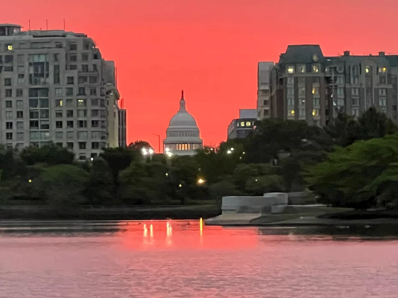 D.C.-area forecast: Summer in April starts today. Thunderstorms possible late Tuesday.