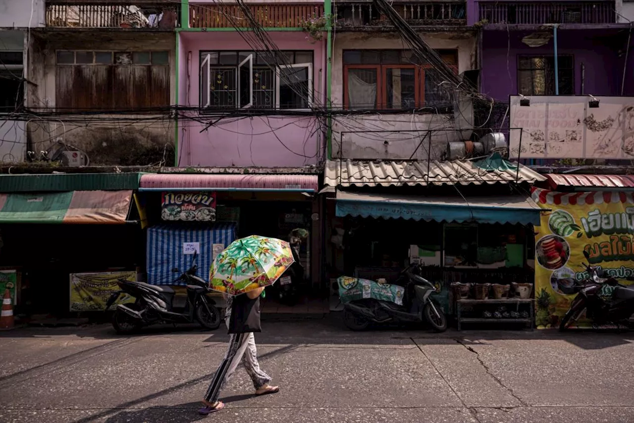 Southeast Asia Heat Wave Shuts Schools, Stokes Power Demand