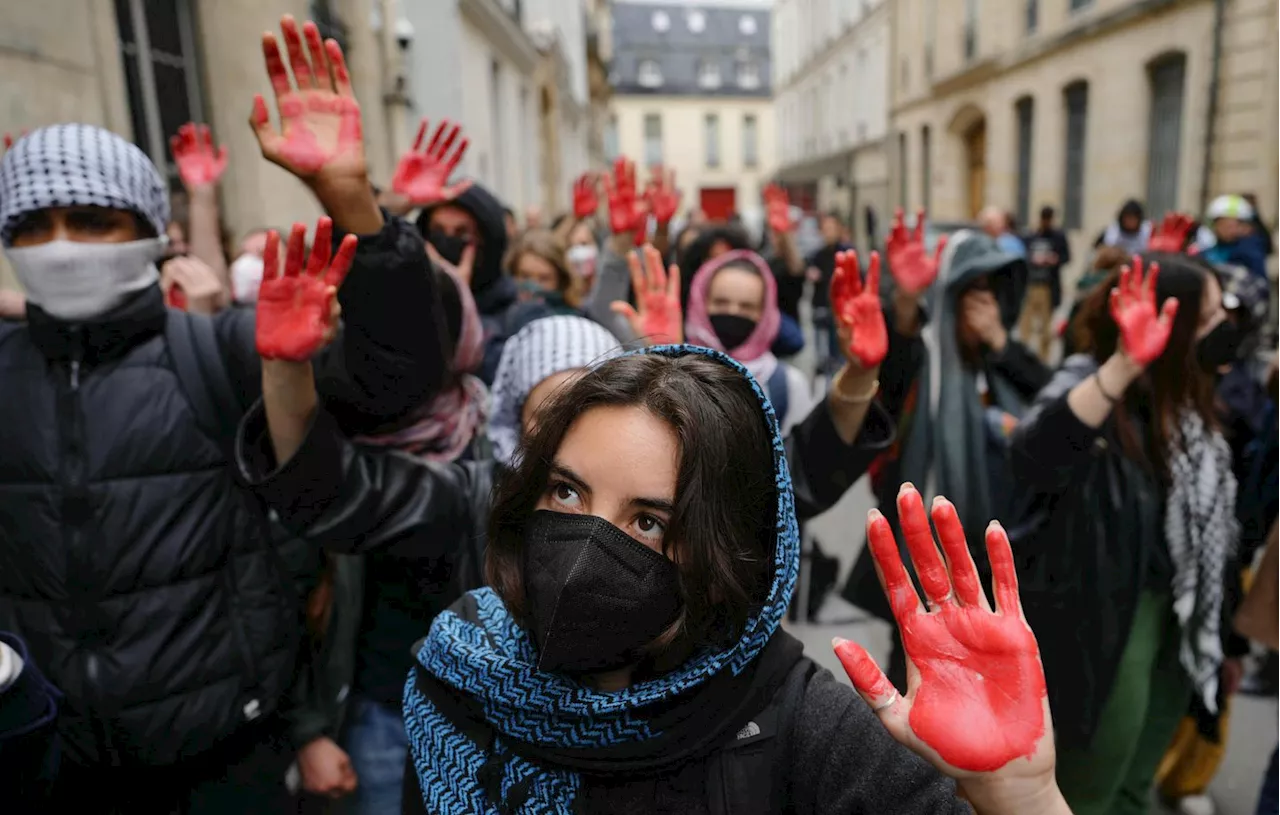 Guerre Israël-Gaza : Pourquoi les mains rouges des étudiants de Sciences-Po font polémique ?