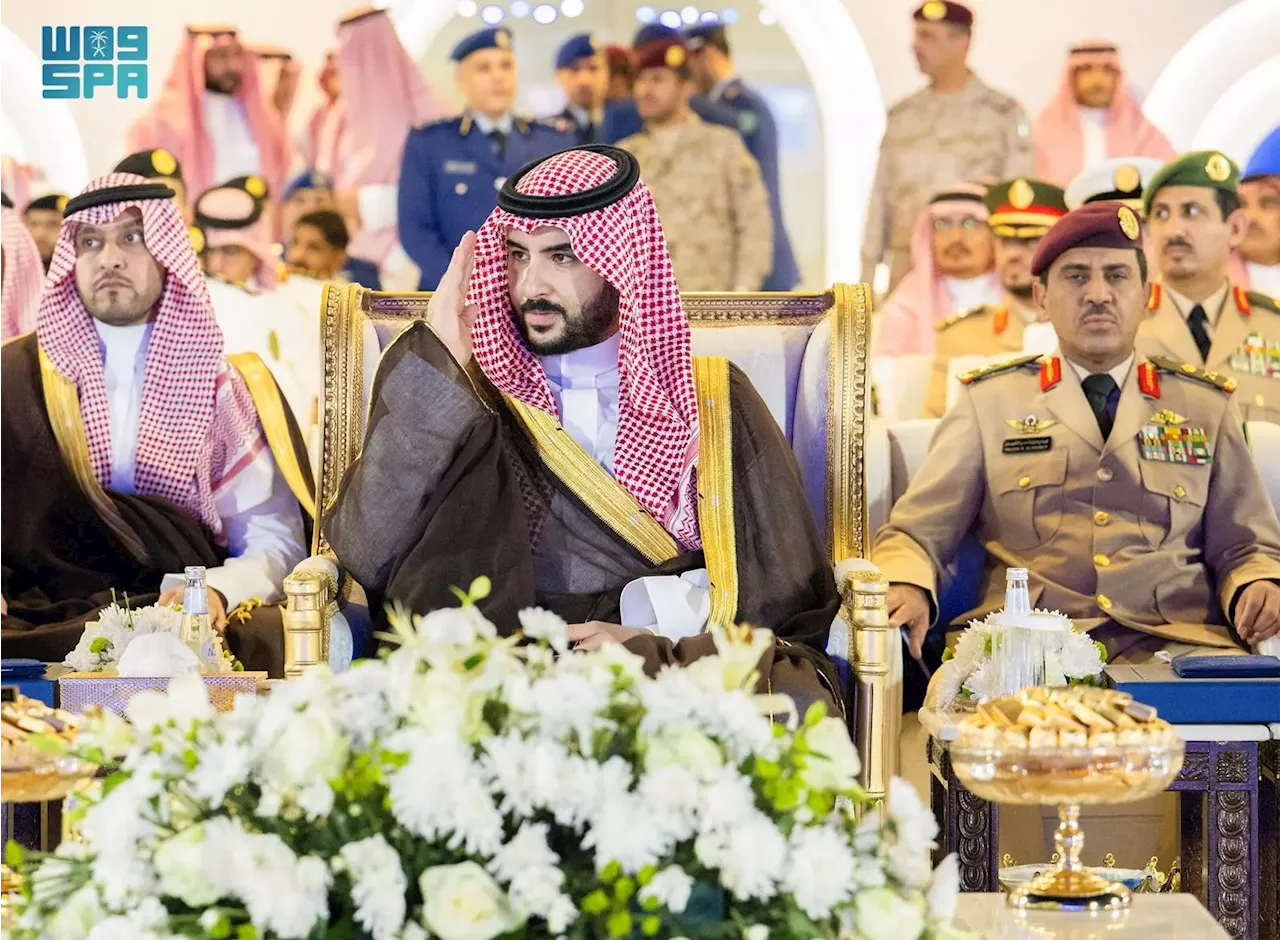 خالد بن سلمان يرعى حفل تخريج الدفعة 37 من طلبة كلية الملك فهد البحرية