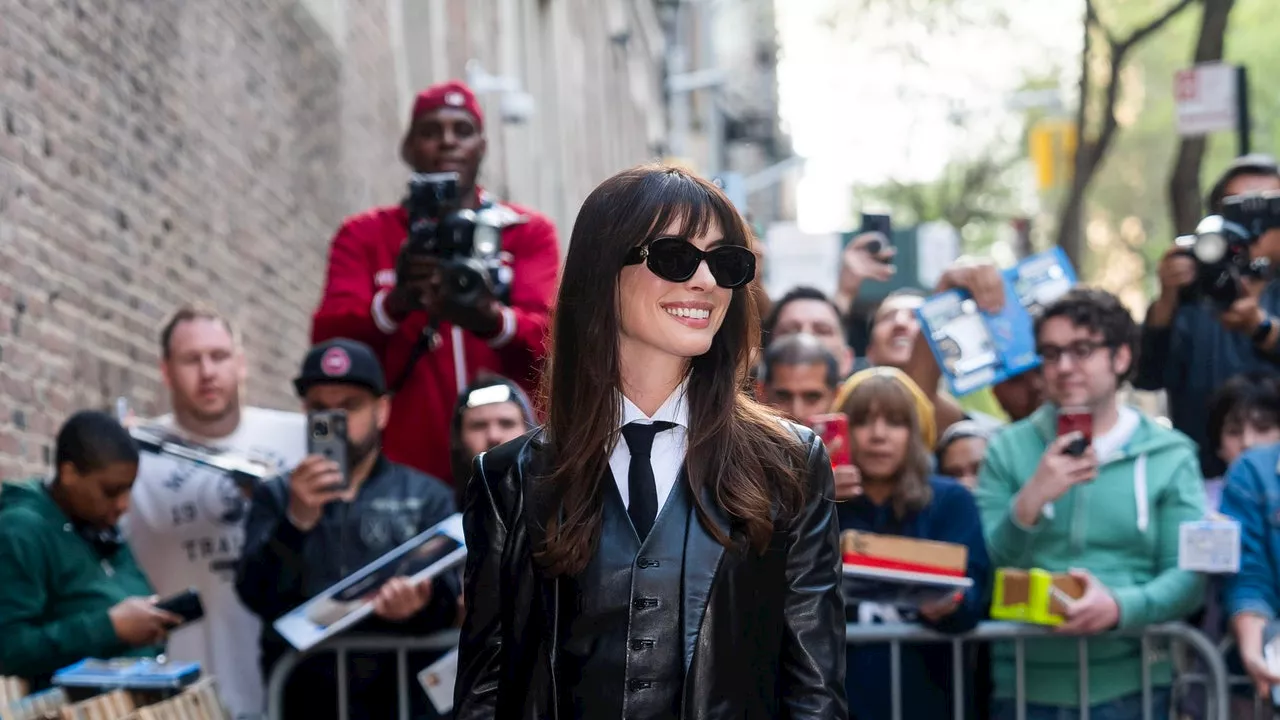 In Leather Skinnies, Anne Hathaway Backs The Drainpipe Revival