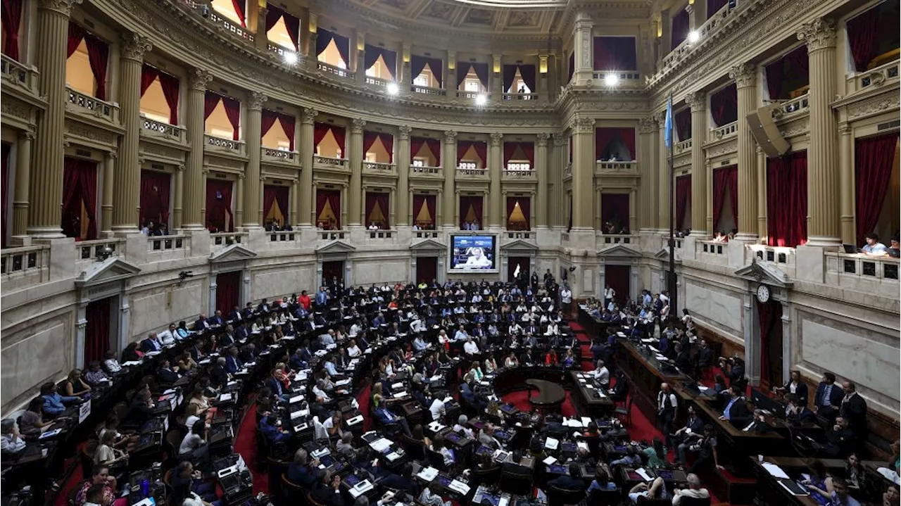 Congresso volta a debater projeto que dá poderes legislativos a Milei e reforma setor público