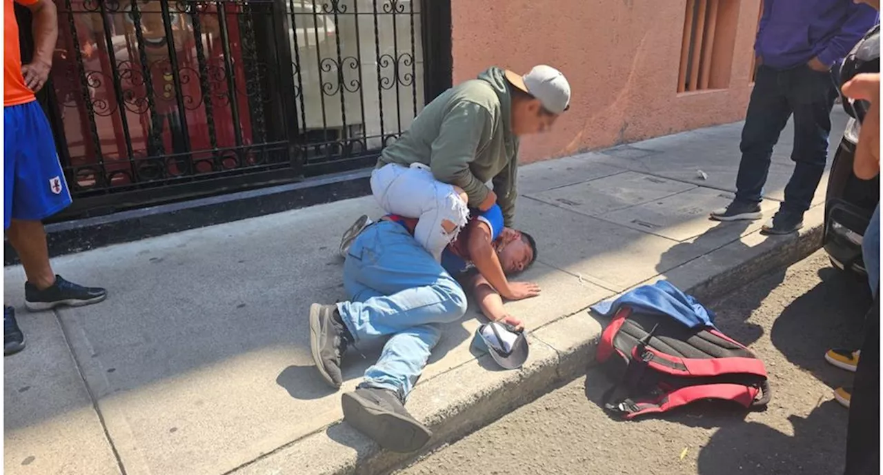 Someten a sujeto que asaltó a mujer en el Centro de la CDMX; policías lo detienen