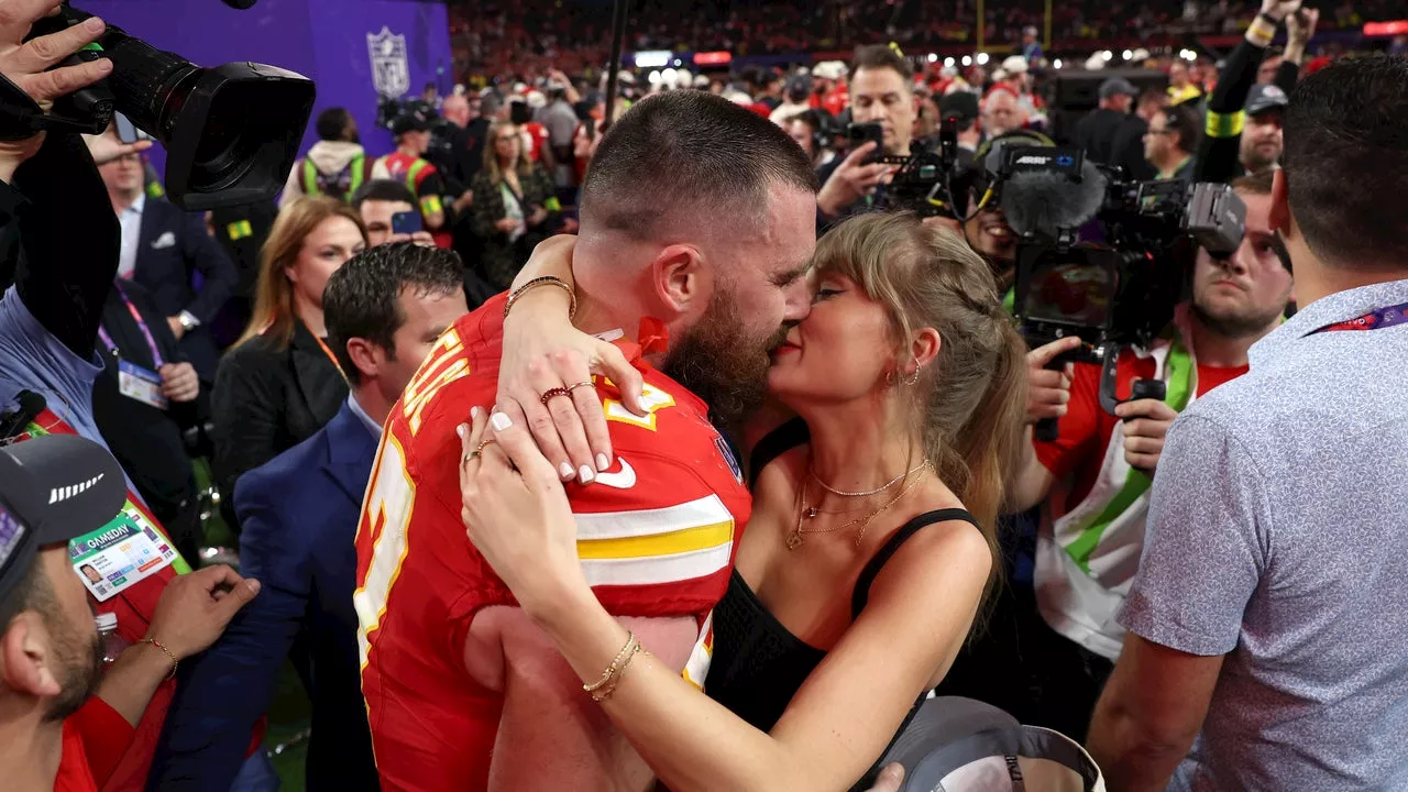 Taylor Swift, Travis Kelce Were 'Affectionate All Night' at Patrick Mahomes' Las Vegas Event, Eyewitness Says