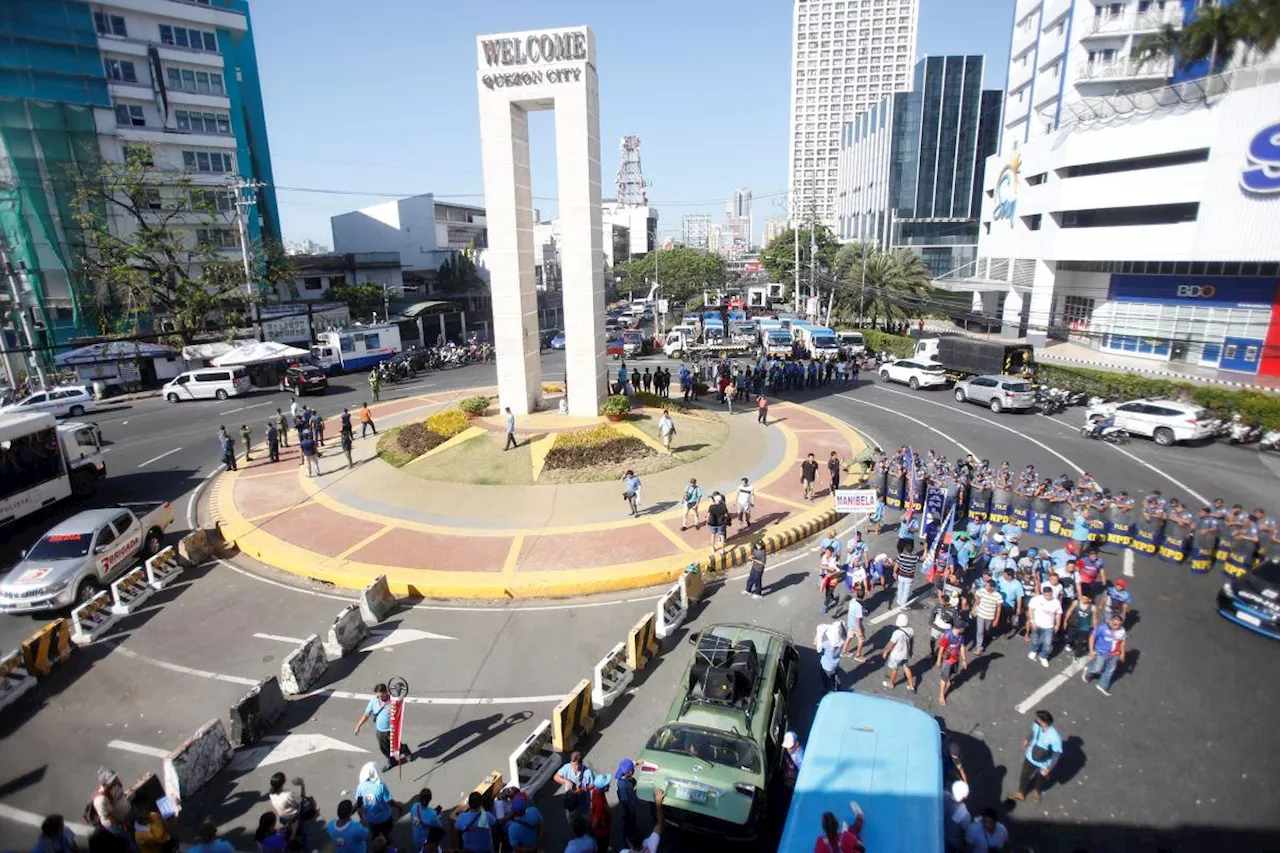 Police deployed along Welcome Rotonda for transport strike