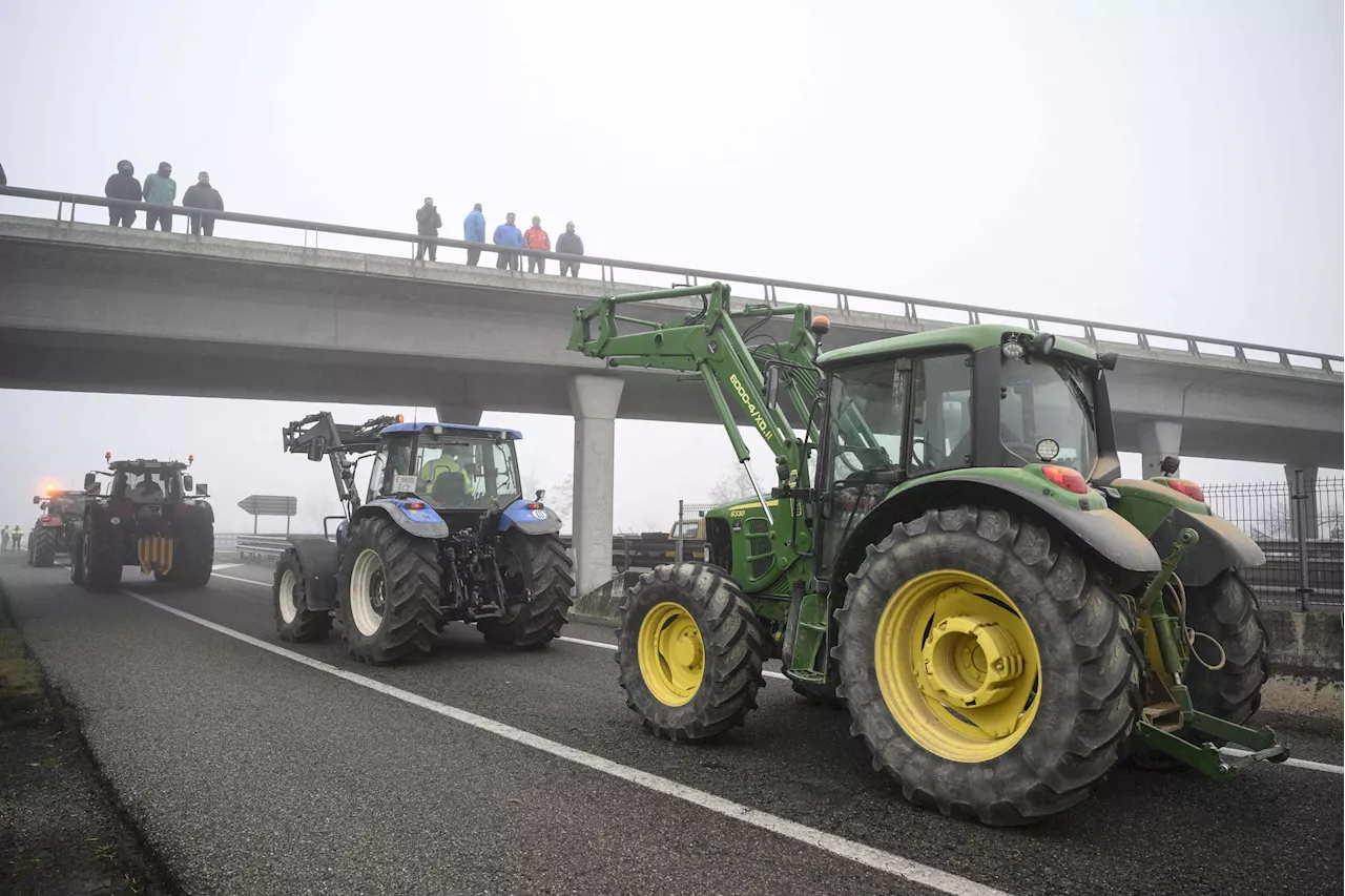 Acesso a Valença bloqueado por protesto de agricultores