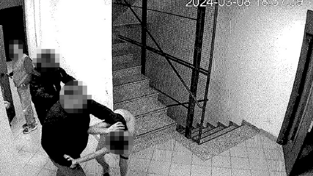 Beccaria, inchiesta sulle torture: le immagini del pestaggio a un detenuto 15enne ripreso dalle telecamere di…