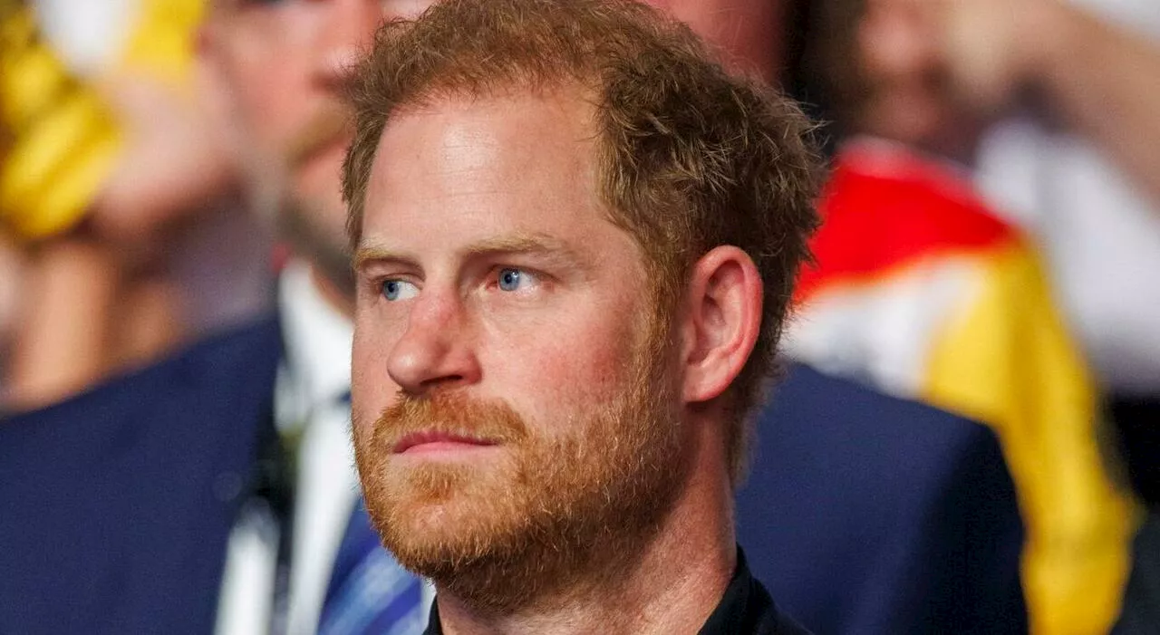 Harry e il viaggio solitario a Londra senza Meghan: «Nessun incontro con William»