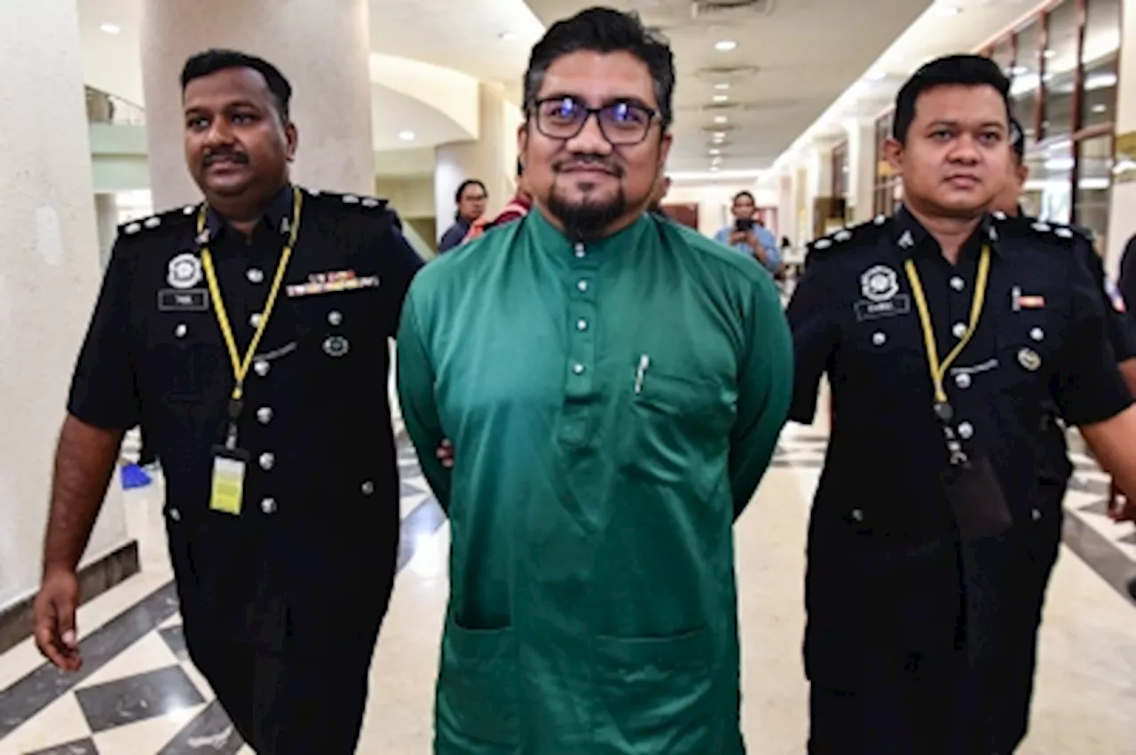 Perikatan's Chegu Bard charged with making seditious, defamatory remarks against Agong (VIDEO)