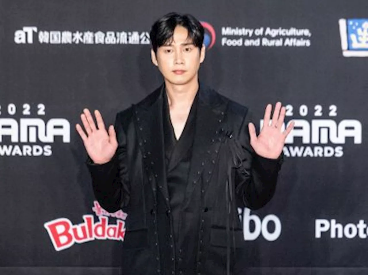 Park Sung Hoon Minta Maaf Tampil Antagonis di Queen of Tears