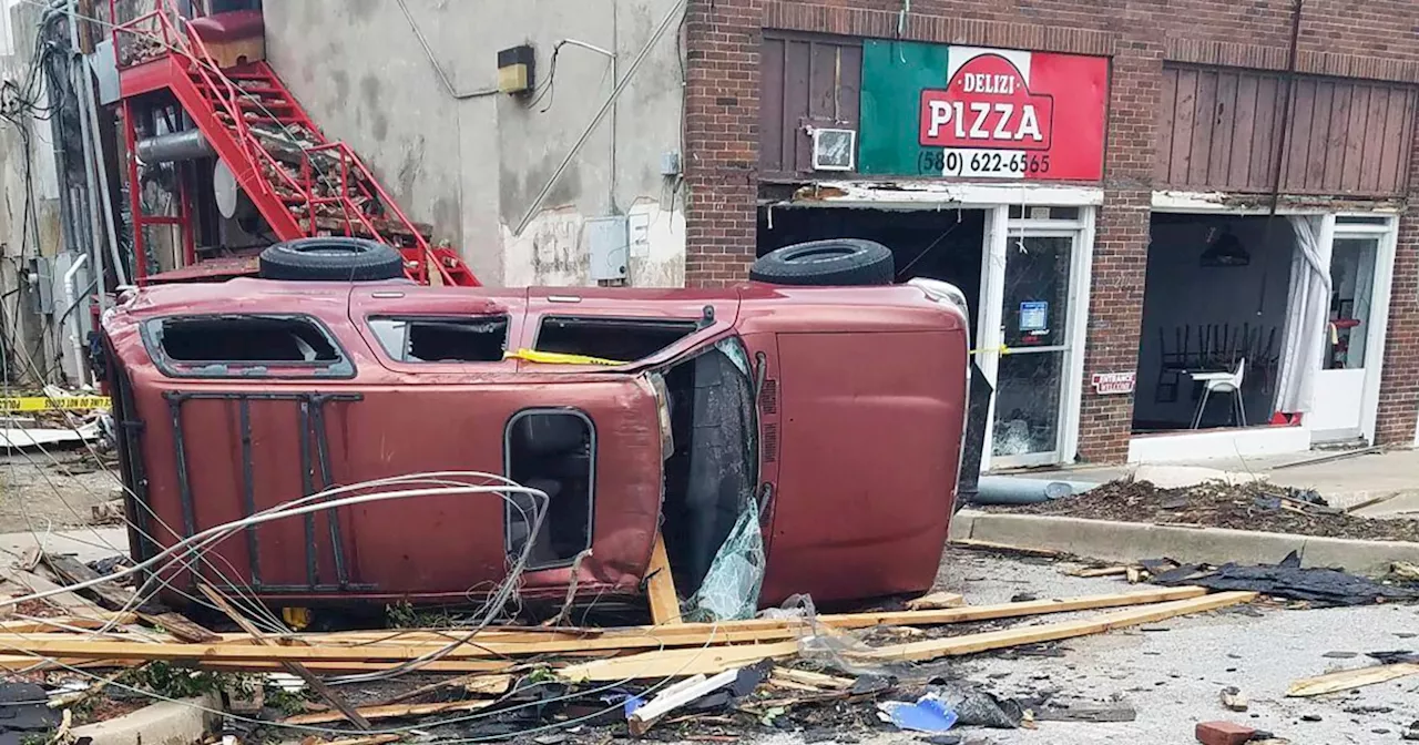 Texas hit by storms and flash flooding as Midwest begins clean-up operation