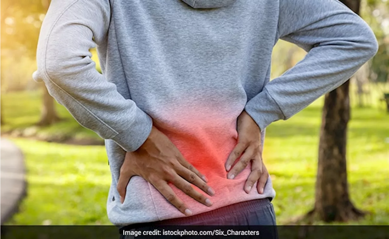 कमर में क्यों होने लगता है कभी भी दर्द, जानिए इस Back Pain से छुटकारा पाने के कुछ घरेलू उपाय