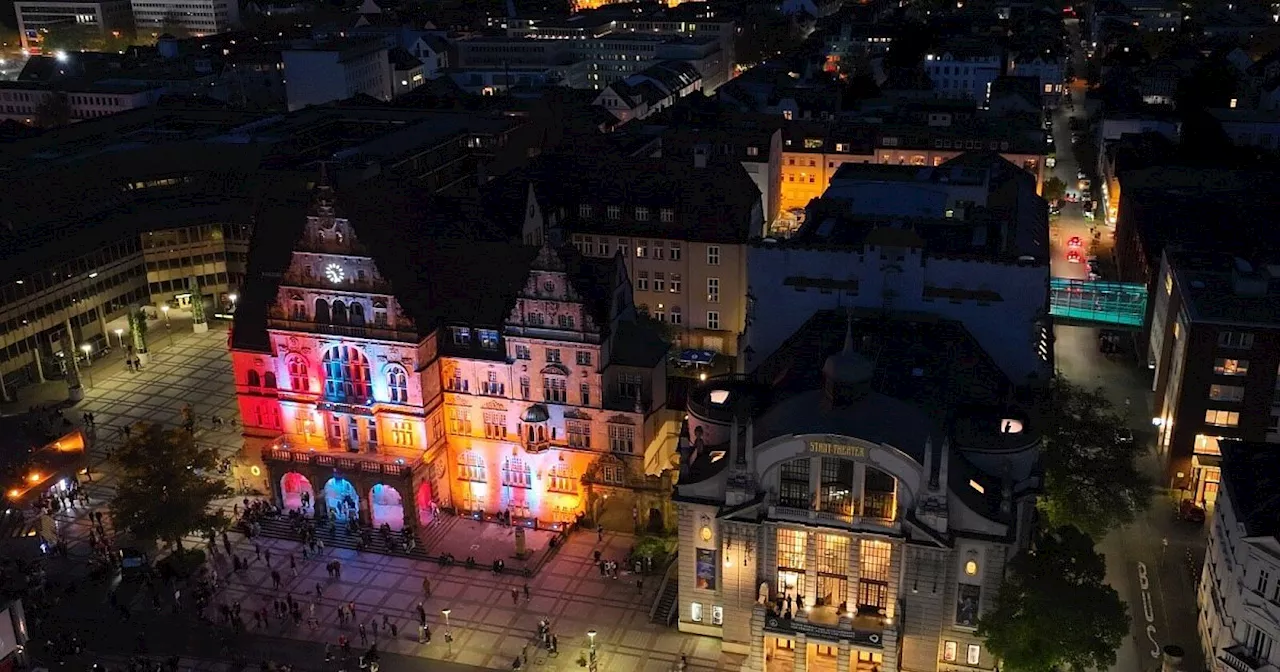 15.000 Bielefelder feiern sommerliche Nachtansichten