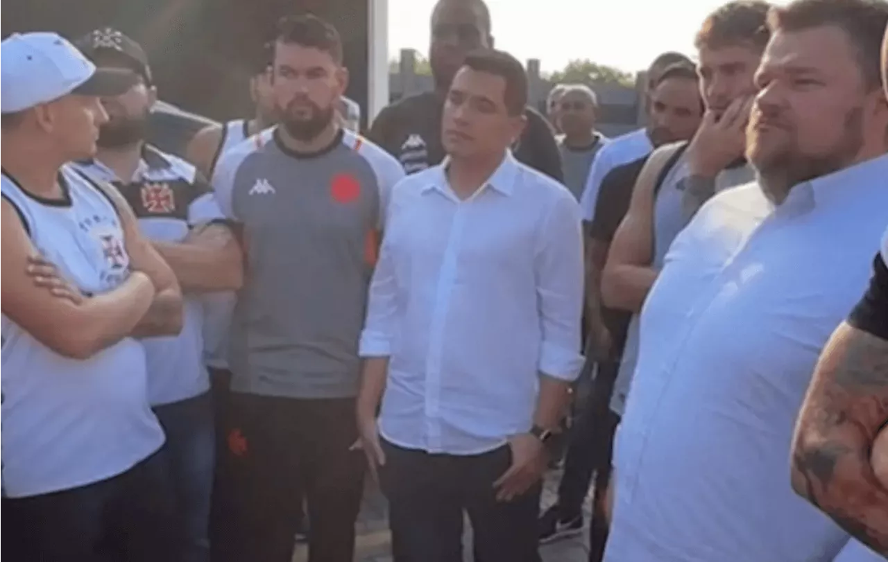 Torcedores protestam no Vasco: 'o cara do Criciúma sambou na cara de vocês'