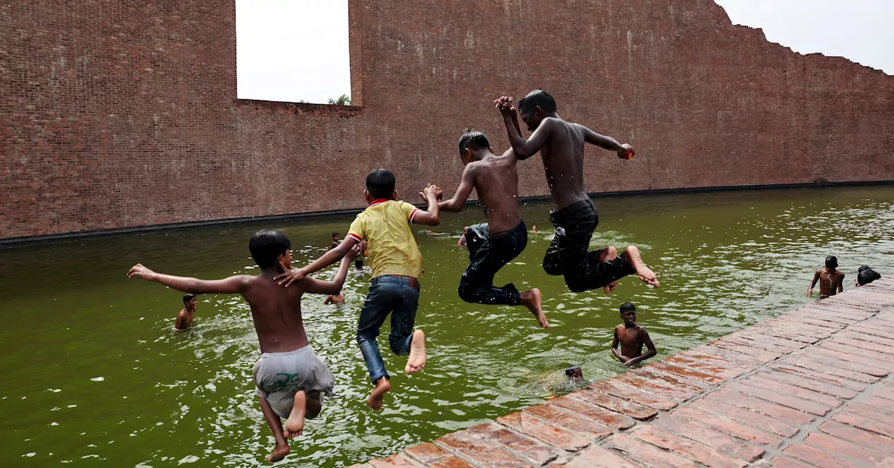 Bangladesh reopens schools amid scorching heatwave