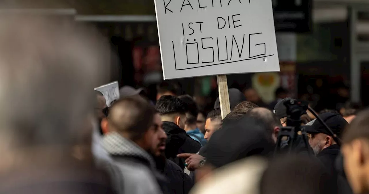 Demos von Islamisten: Bundespolitik entsetzt über Kalifat-Forderungen