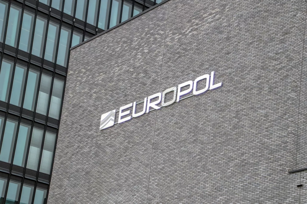 Près de 1.400 armes à feu saisies dans une opération d'Europol menée dans 16 pays