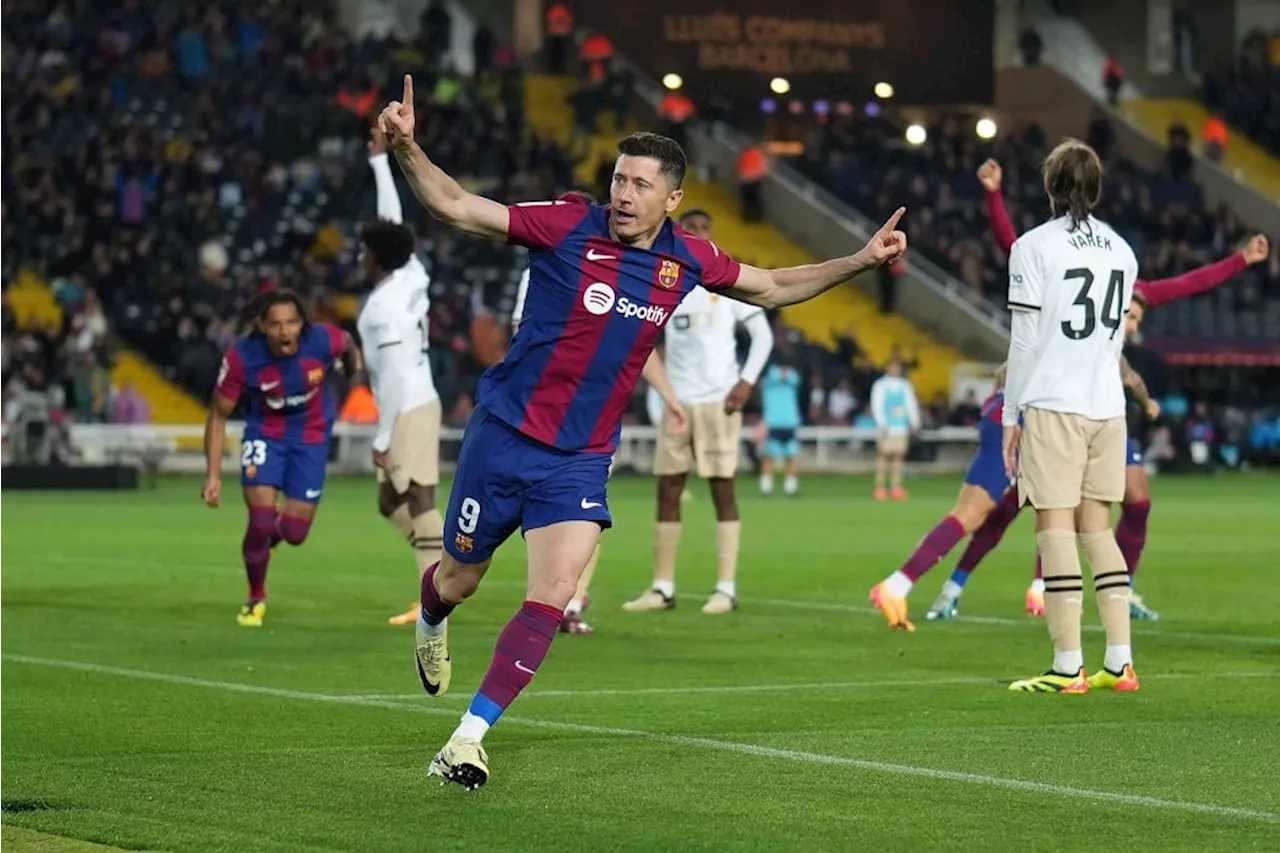 Lewandowski Hat-Trick Fires Barca Back To Second Spot