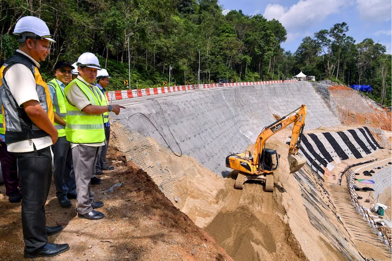 Slope remediation on Batang Kali-Genting road ready in June, says Ahmad Maslan