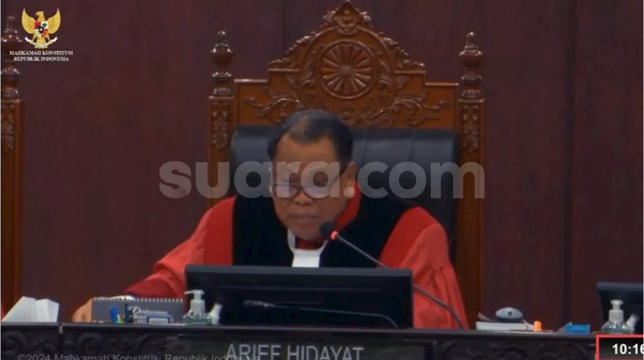 Ada Bunyi Ponsel Di Ruang Sidang Sengketa Pileg, Hakim Arief Hidayat Wanti-wanti Bisa Disadap