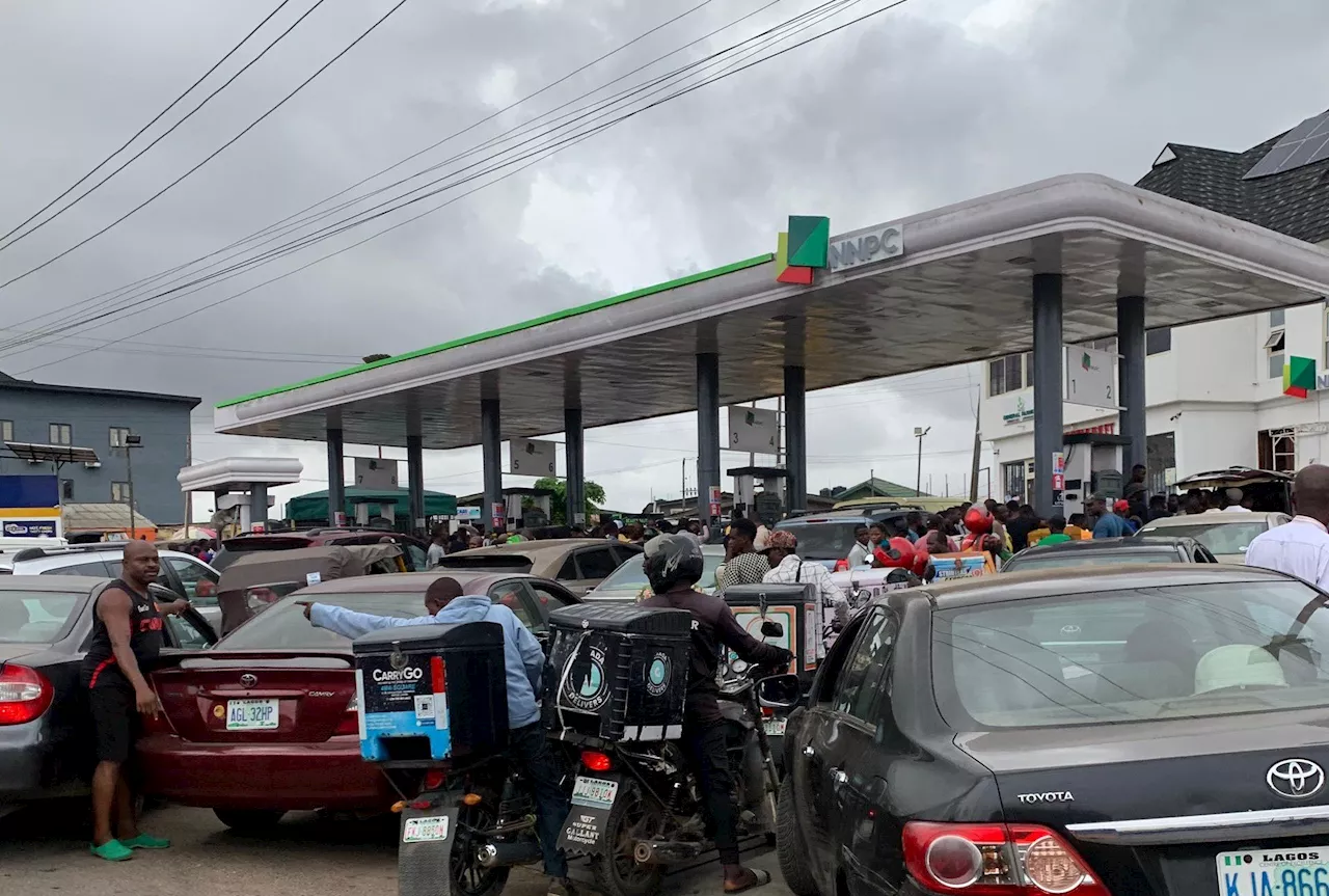 PHOTOS: Traffic congestion as petrol queues resurface in Lagos