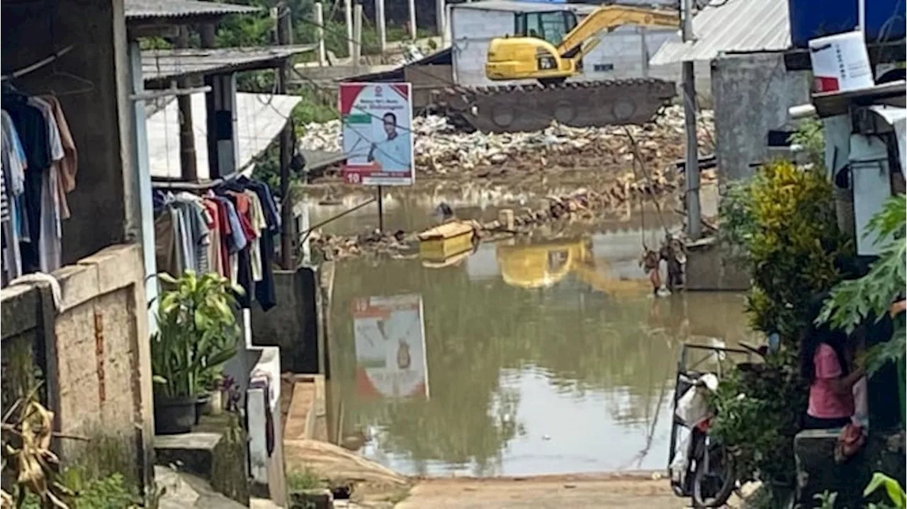 Berbulan-bulan Banjir Tak Kunjung Surut, Daerah di Bulak Barat Depok Ini Bak Kampung Mati