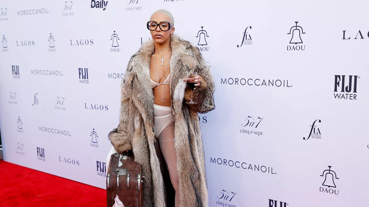 Doja Cat Is Doing Award Show Dressing Her Way