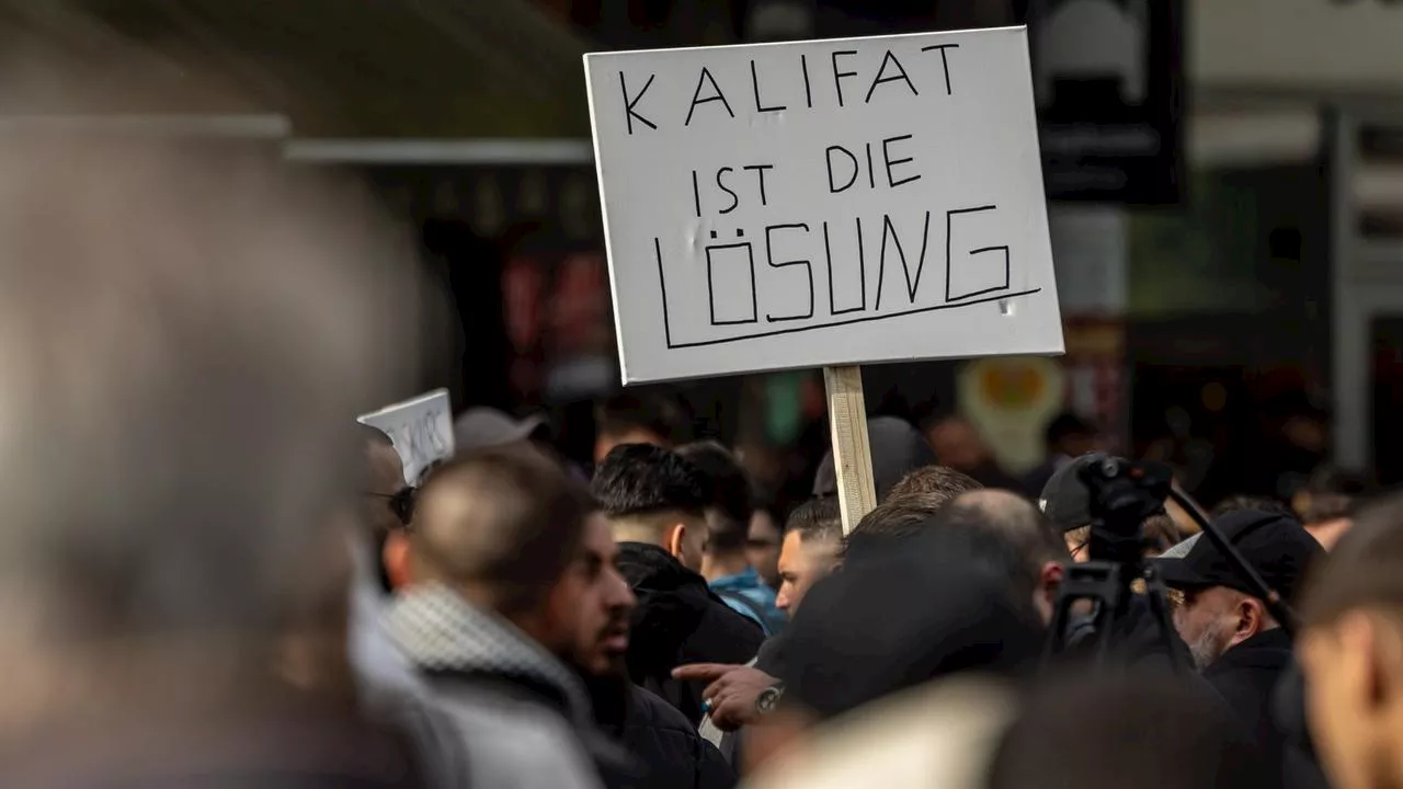 Islamisten-Demo: 'Fordern die Abschaffung der Demokratie'