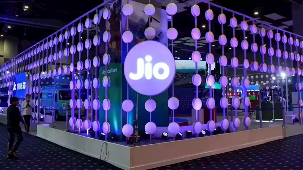 Jio Recharge Plan : ಜಿಯೋ ಸಿನೆಮಾ ಪ್ರೀಮಿಯಂ, ಇತರ ಒಟಿಟಿ ಚಂದಾದಾರಿಕೆಯೊಂದಿಗೆ ಜಿಯೋ ಹೊಸ ರೀಚಾರ್ಜ್ ಯೋಜನೆ ಹೇಗಿದೆ ನೋಡಿ