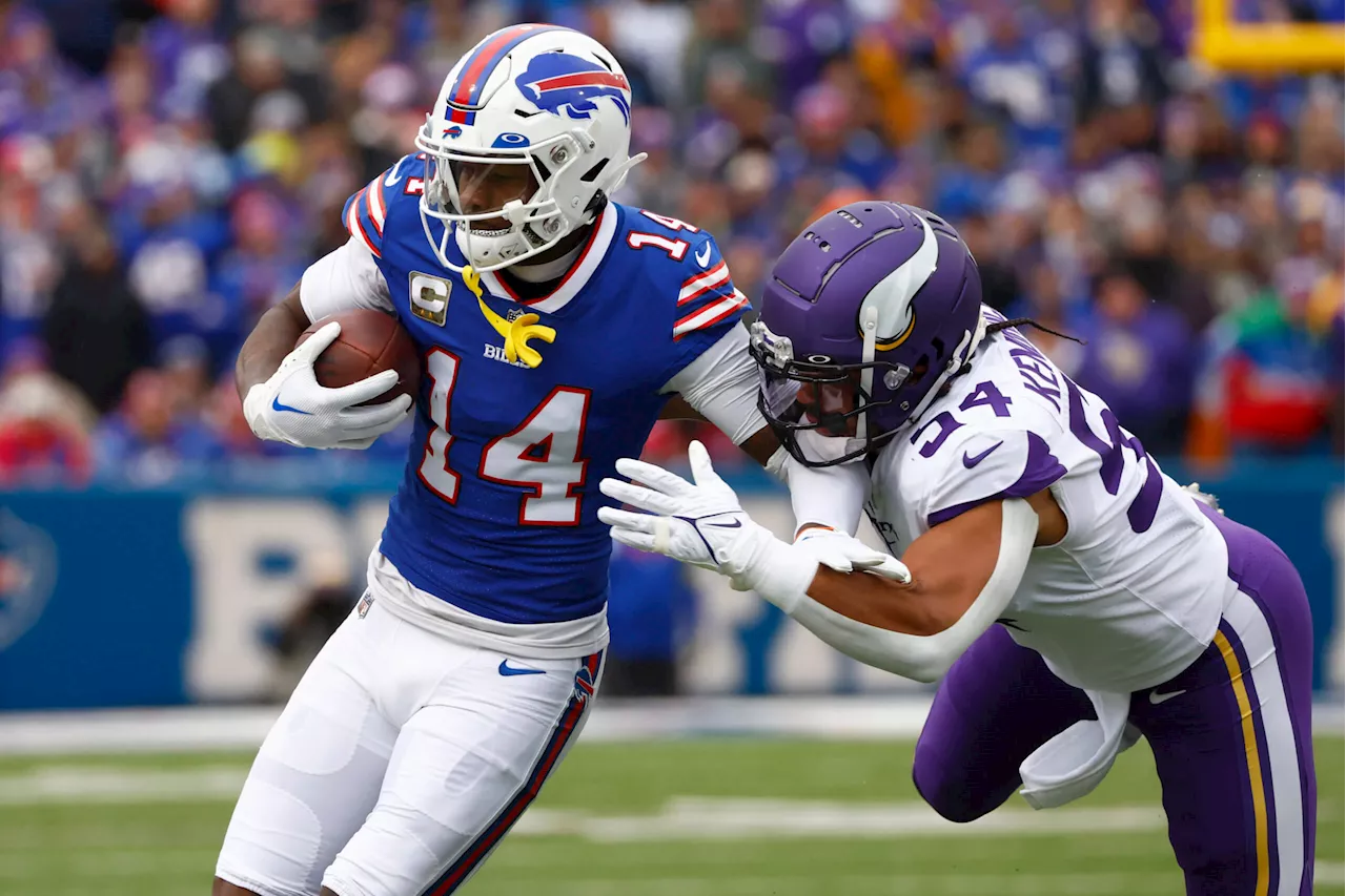 Bills trade Stefon Diggs out of AFC East to Texans