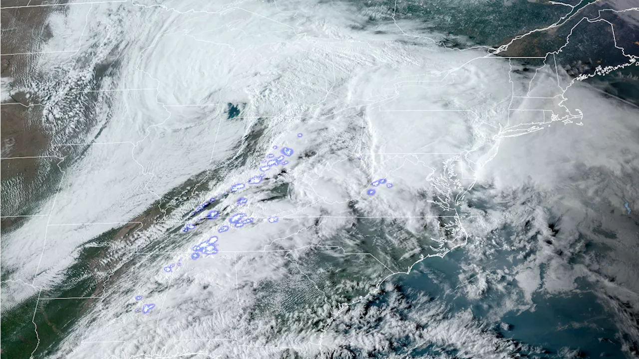 Large-scale severe weather outbreak hits Ohio Valley, South