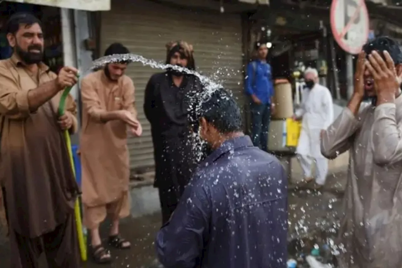 Karachi Weather Alert: Citizens can expect hot and humid conditions today