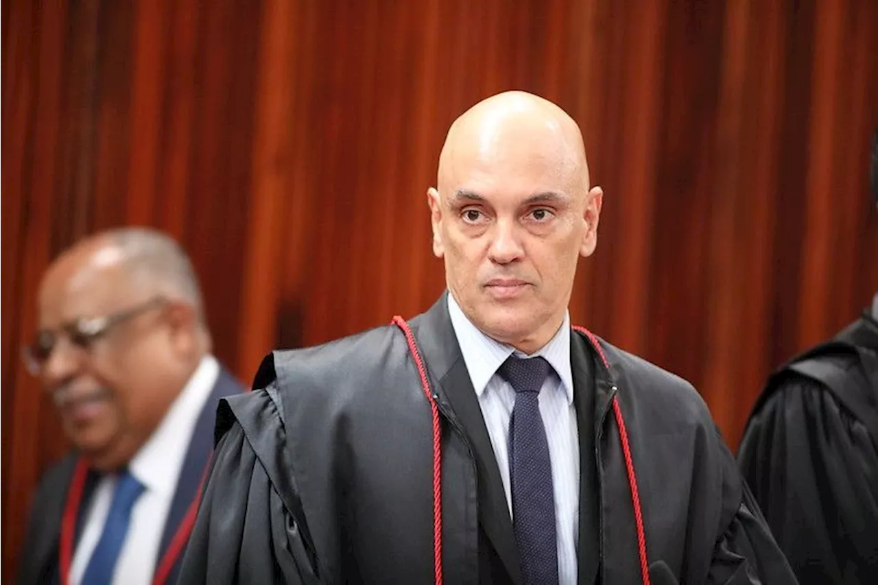 “Eleitor não pode ser enganado e induzido por notícias falsas”, diz Moraes