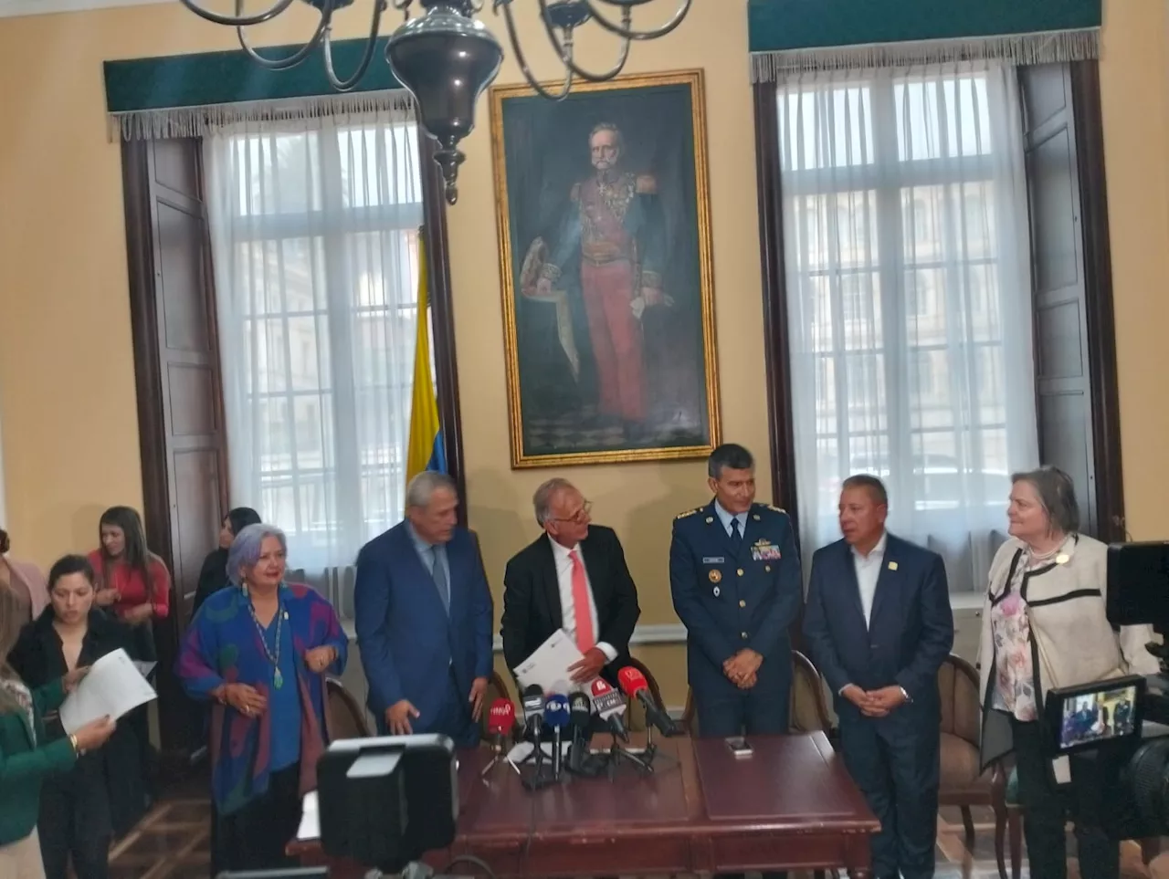 Radican proyecto para cambiar nombre de la Fuerza Aérea Colombiana