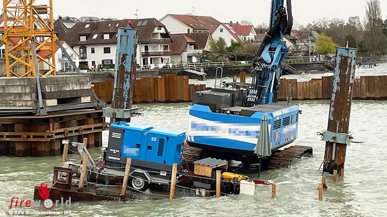 D: Schweres Arbeitsgerät auf Schwimmplattform im Hafen von Hagnau in Schieflage