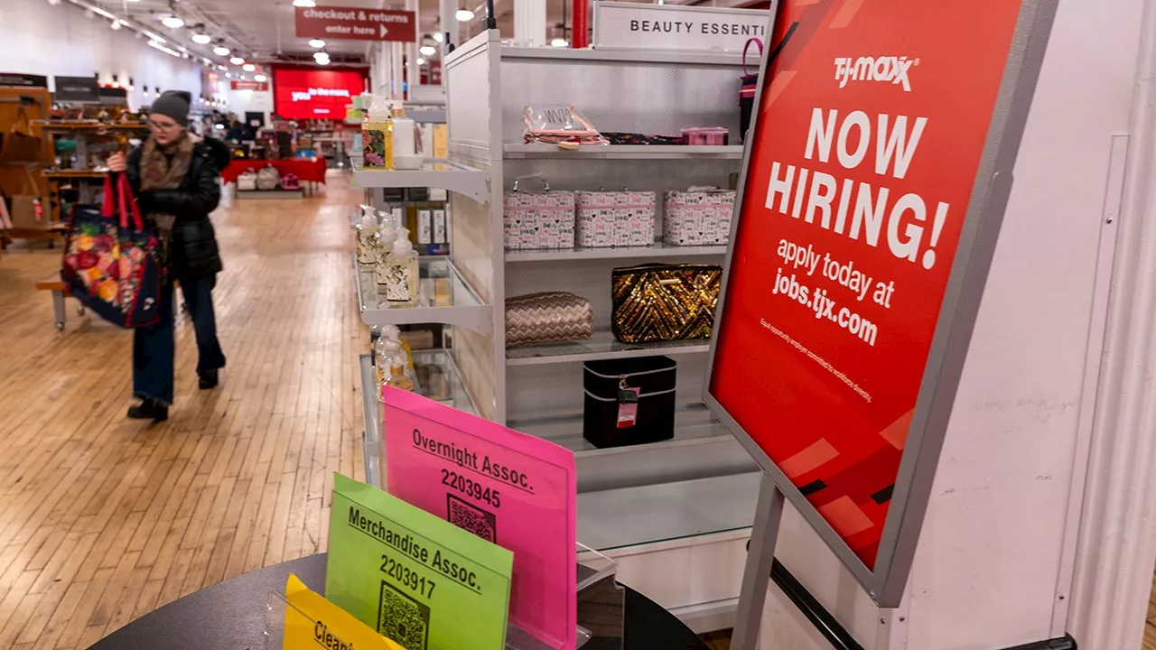 Private sector job growth rises more than expected in March