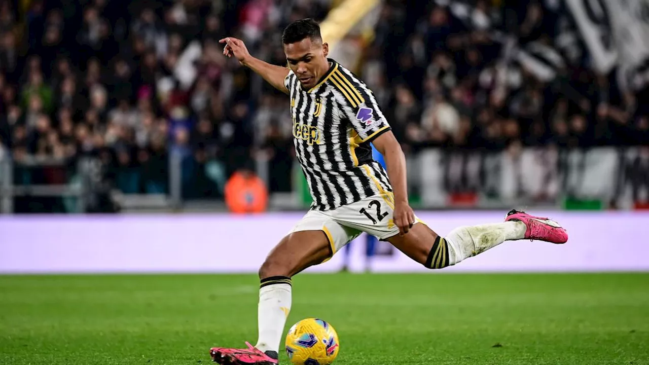 Presenze record, stipendio top, rendimento flop: dentro la rottura tra il tifo Juve e Alex Sandro