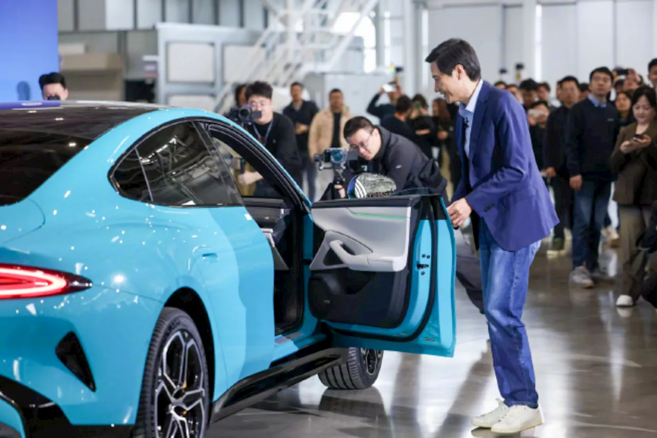 Xiaomi CEO Lei Jun personally delivers the first batch of SU7 EV