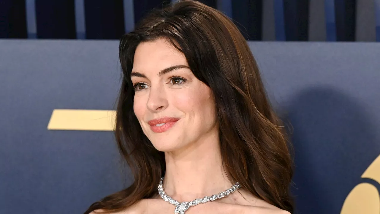 Anne Hathaway Is Reviving Her Iconic Pre-Makeover Princess Diaries Hair