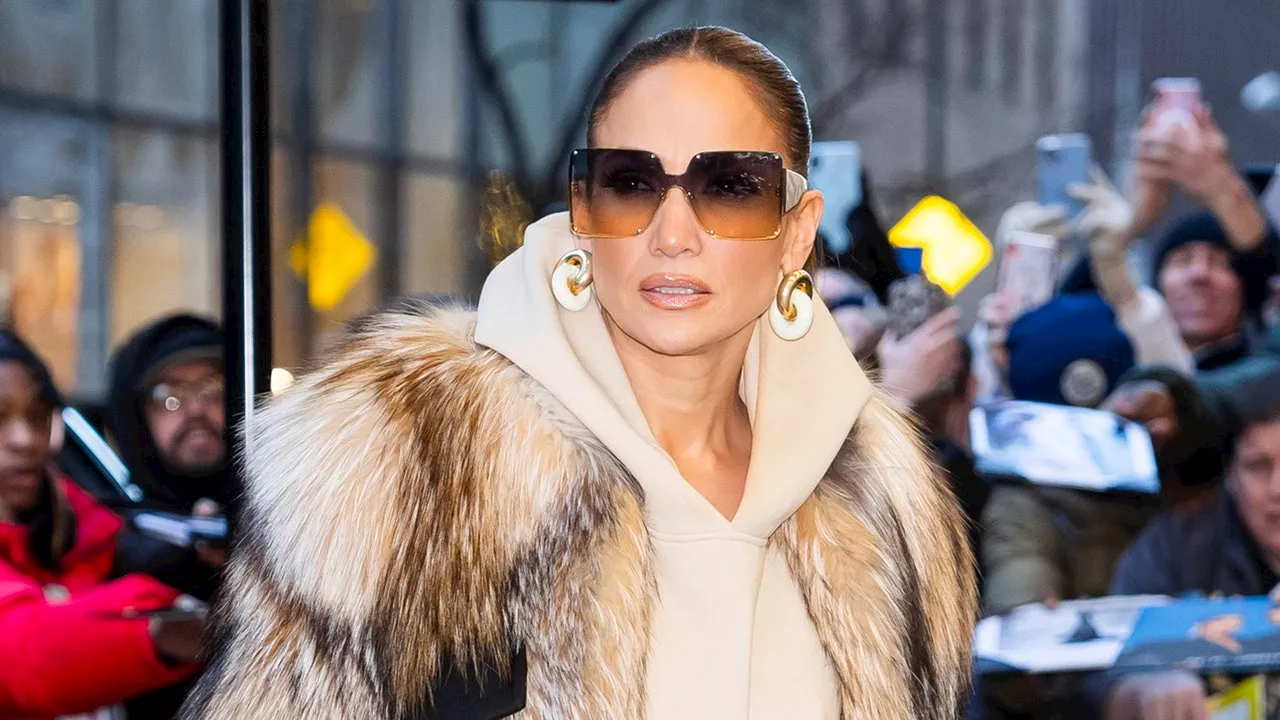 Jennifer Lopez Looks Effortlessly Stylish While Househunting On The Upper East Side