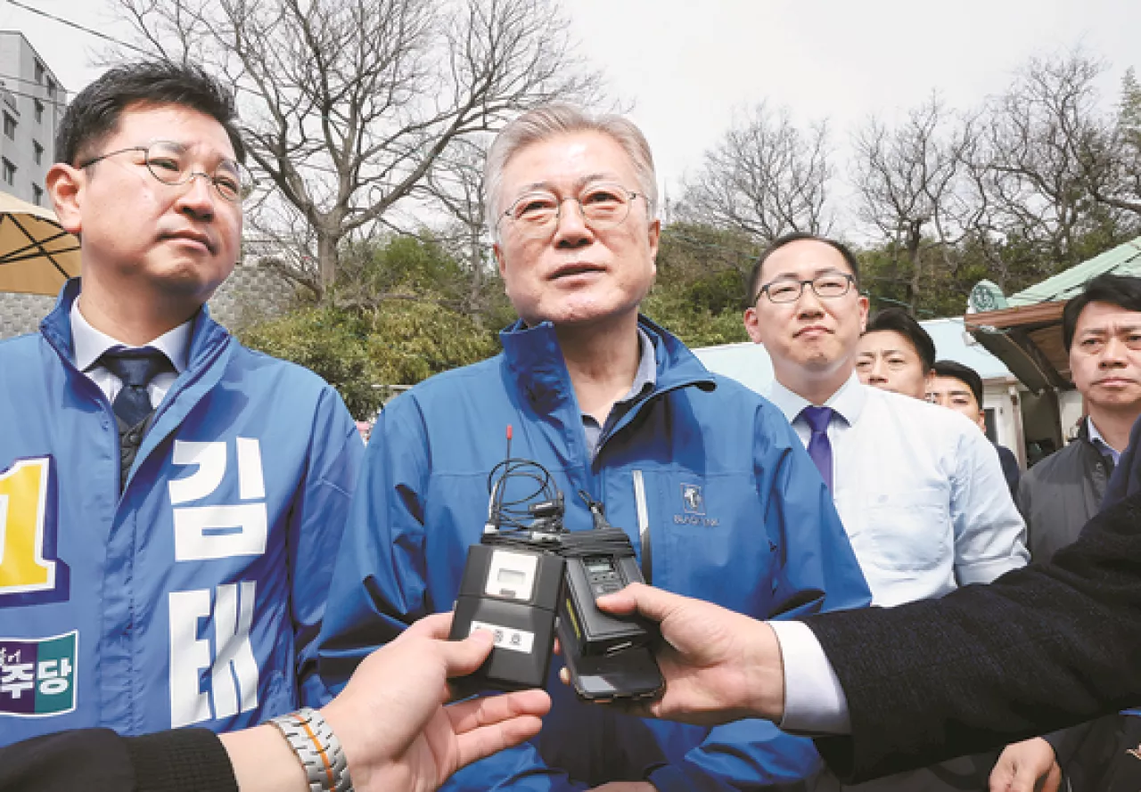 용산, 앞장서 尹 저격 하는 文에 분노 '이런 전직 대통령 없었다'