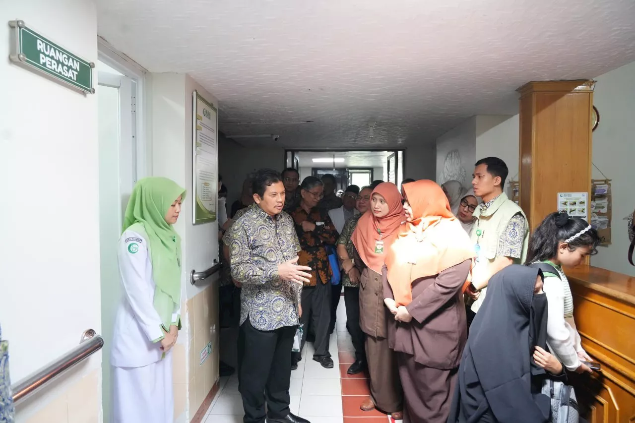 Pantau Layanan JKN di RSI Ibnu Sina Bukittinggi, Dirut BPJS Kesehatan Beri Apresiasi