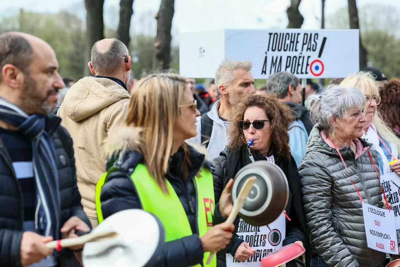 «Touche pas à ma poêle»: les salariés de Seb mobilisés contre la loi sur les PFAS