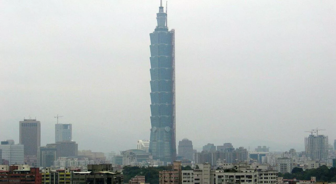 Terremoto in Taiwan, il grattacielo dei record salvato da una maxisfera che bilancia le scosse: è opera di un