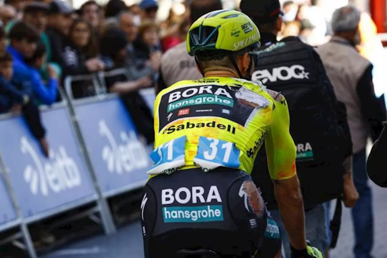 Chute de Primoz Roglic et Juan Ayuso lors de la troisième étape