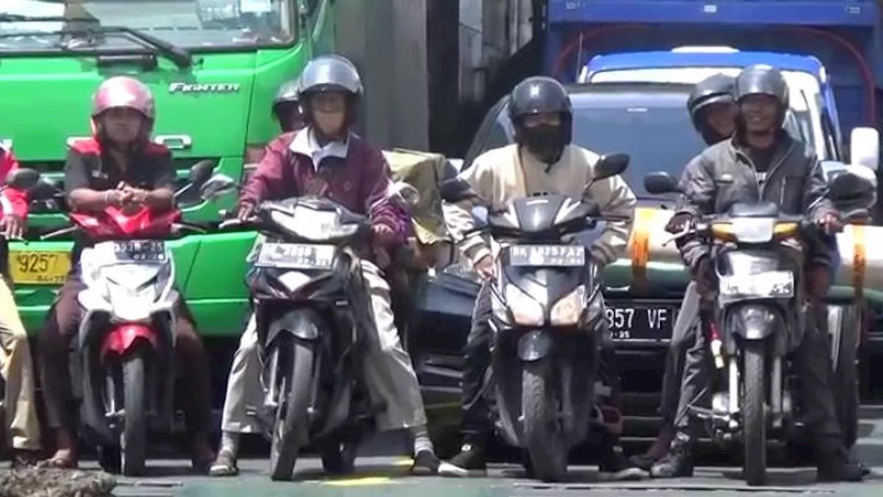 H-7 Lebaran, Pemudik dari Bali Mulai Meningkat di Pelabuhan Ketapang