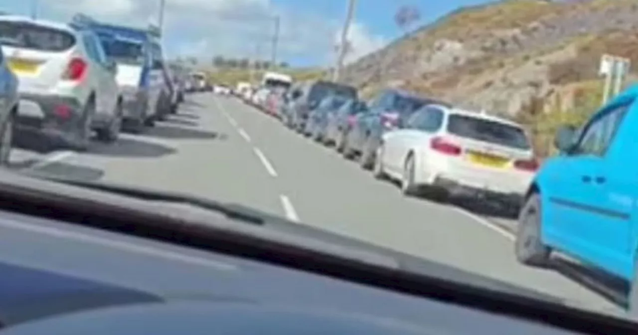 Snowdonia walkers return from beauty spot to find their cars have disappeared