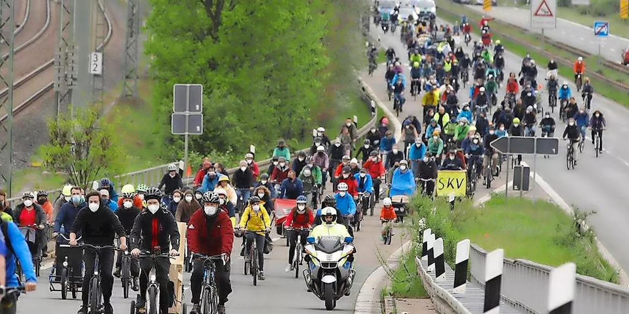 Fahrraddemo in Nürnberg: Straßensperrungen auf dem Frankenschnellweg