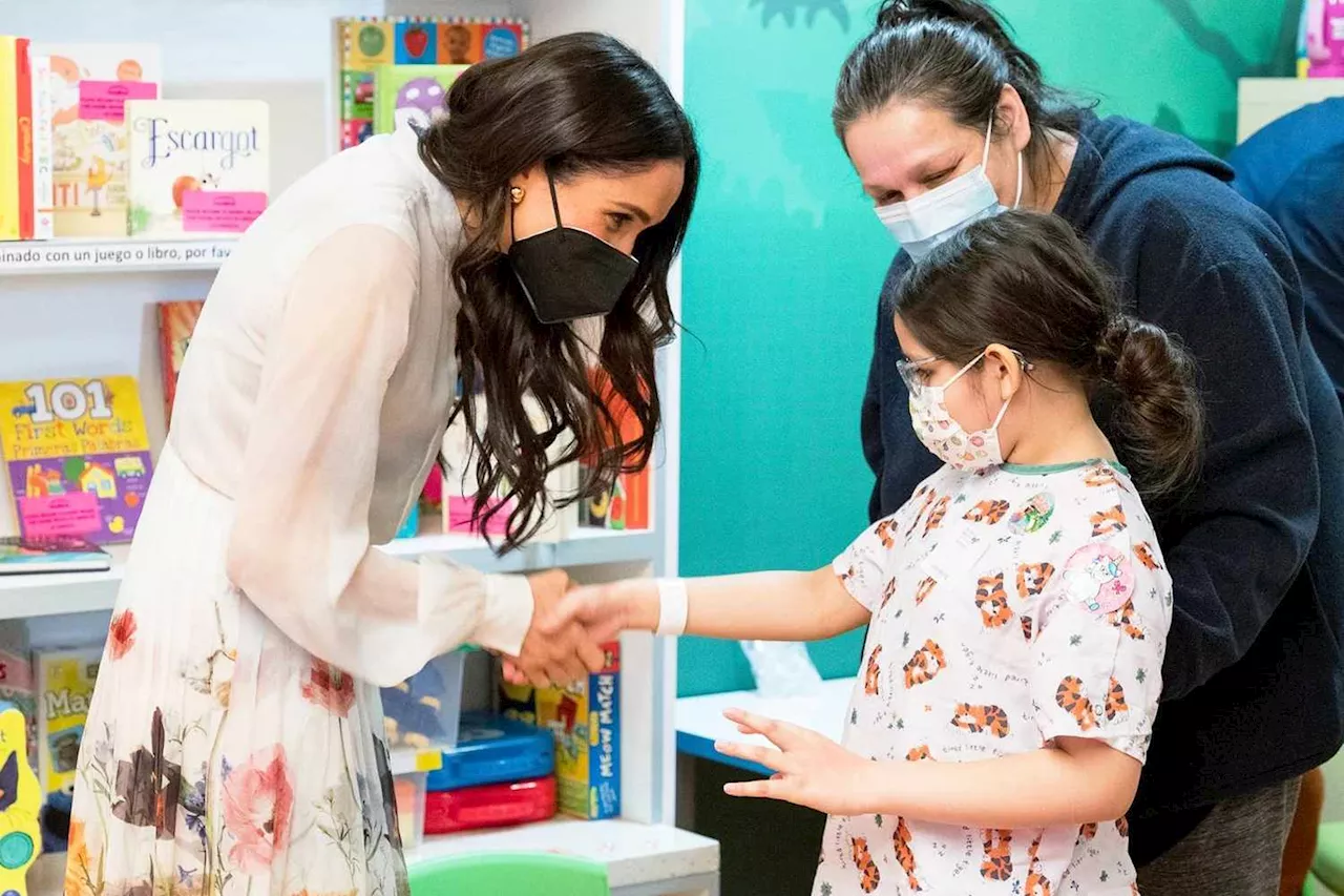 Meghan Markle Recycles Dress from U.K. Visit for Surprise Storytime at Children's Hospital Los Angeles